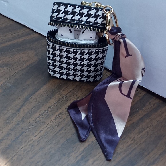 Houndstooth print Mini Keychain Bag with small Scarf Decor - Picture 4 of 4